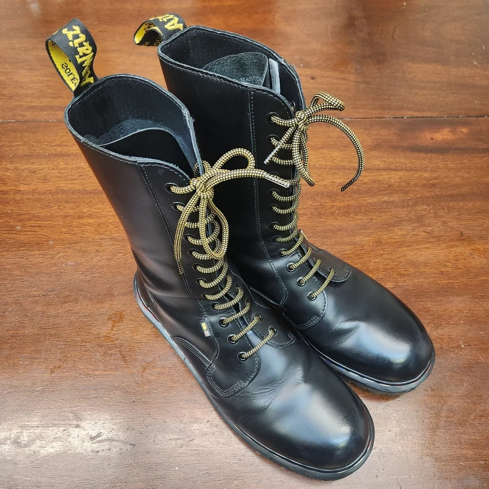 Made In England Doc Marten Boot - Picture 3 of 9